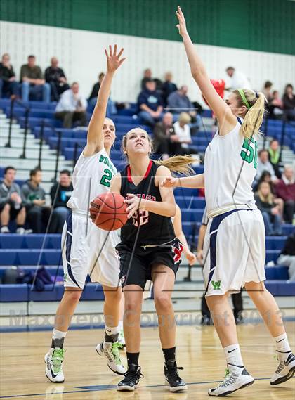 Thumbnail 2 in Heritage vs Woodgrove (Dulles District Semifinal) photogallery.