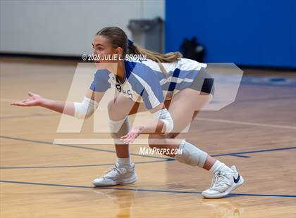 Thumbnail 3 in JV: Roncalli @ Indianapolis Bishop Chatard photogallery.