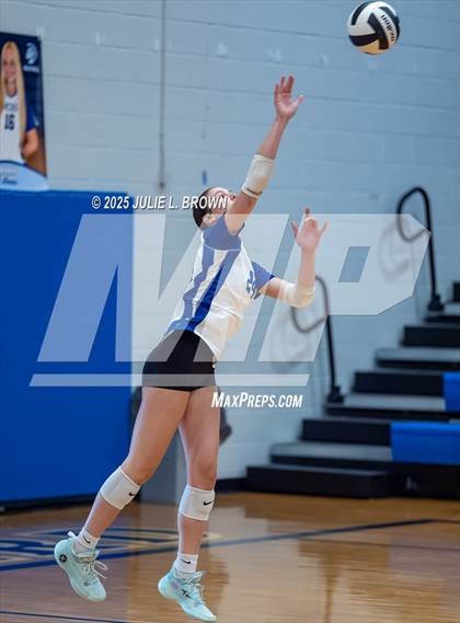 Thumbnail 3 in JV: Roncalli @ Indianapolis Bishop Chatard photogallery.