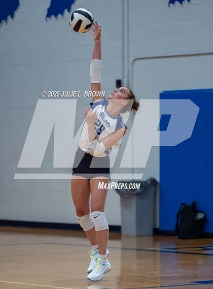 Thumbnail 1 in JV: Roncalli @ Indianapolis Bishop Chatard photogallery.