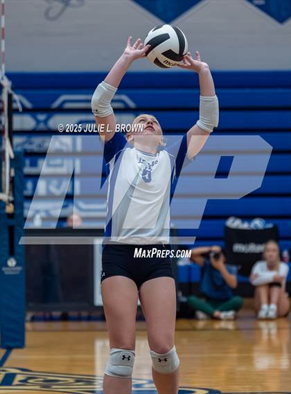 Thumbnail 1 in JV: Roncalli @ Indianapolis Bishop Chatard photogallery.
