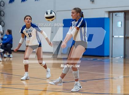 Thumbnail 3 in JV: Roncalli @ Indianapolis Bishop Chatard photogallery.