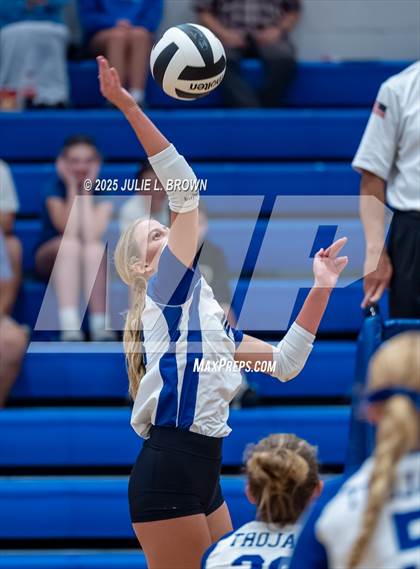 Thumbnail 3 in JV: Roncalli @ Indianapolis Bishop Chatard photogallery.