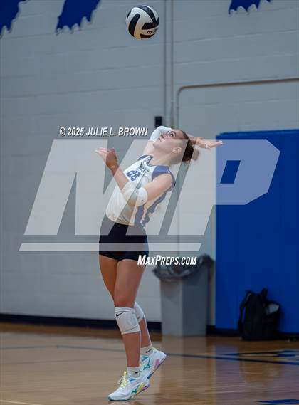 Thumbnail 2 in JV: Roncalli @ Indianapolis Bishop Chatard photogallery.
