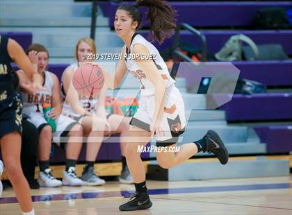 Thumbnail 2 in Central Catholic vs. Summerville photogallery.