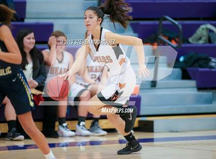 Thumbnail 3 in Central Catholic vs. Summerville photogallery.