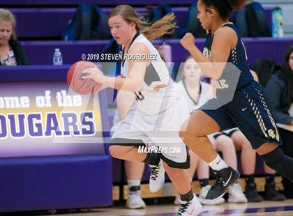 Thumbnail 2 in Central Catholic vs. Summerville photogallery.