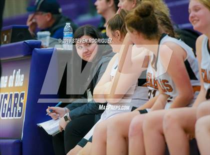 Thumbnail 3 in Central Catholic vs. Summerville photogallery.