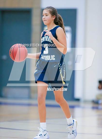 Thumbnail 3 in Central Catholic vs. Summerville photogallery.
