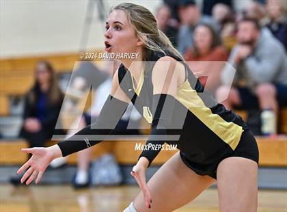 Thumbnail 1 in Regis Jesuit vs Monarch photogallery.