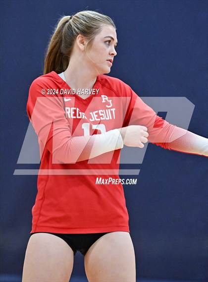 Thumbnail 1 in Regis Jesuit vs Monarch photogallery.