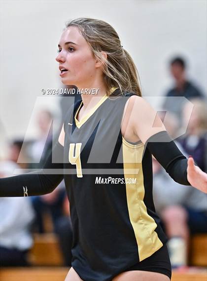 Thumbnail 2 in Regis Jesuit vs Monarch photogallery.
