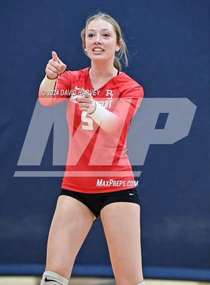 Thumbnail 3 in Regis Jesuit vs Monarch photogallery.