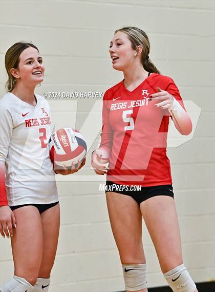 Thumbnail 3 in Regis Jesuit vs Monarch photogallery.