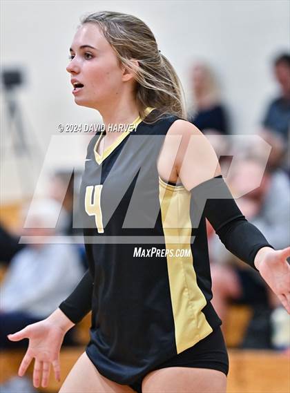 Thumbnail 1 in Regis Jesuit vs Monarch photogallery.