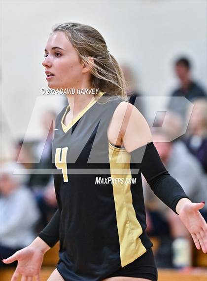 Thumbnail 3 in Regis Jesuit vs Monarch photogallery.