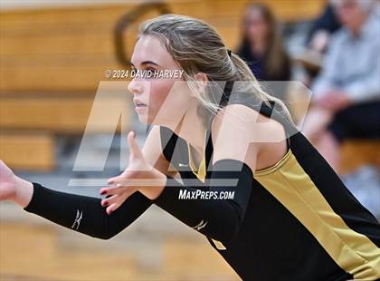 Thumbnail 3 in Regis Jesuit vs Monarch photogallery.