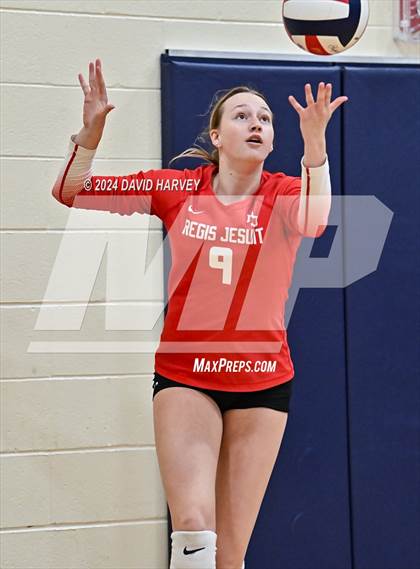 Thumbnail 2 in Regis Jesuit vs Monarch photogallery.
