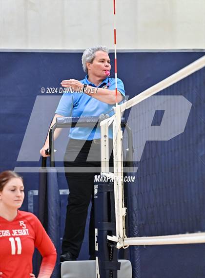 Thumbnail 2 in Regis Jesuit vs Monarch photogallery.
