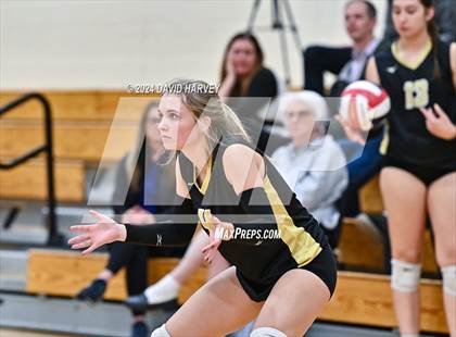 Thumbnail 1 in Regis Jesuit vs Monarch photogallery.