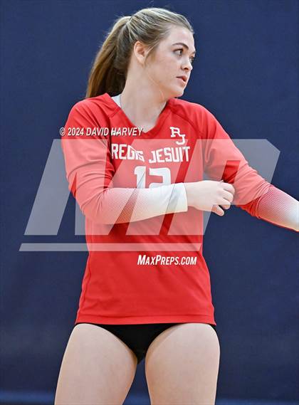 Thumbnail 3 in Regis Jesuit vs Monarch photogallery.