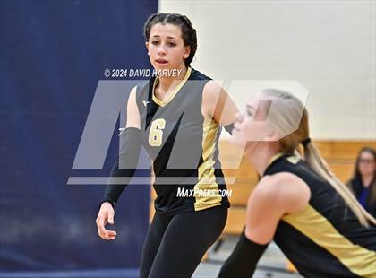 Thumbnail 2 in Regis Jesuit vs Monarch photogallery.