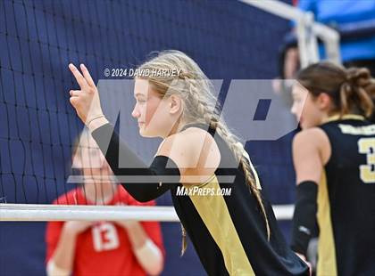Thumbnail 3 in Regis Jesuit vs Monarch photogallery.