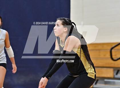Thumbnail 2 in Regis Jesuit vs Monarch photogallery.
