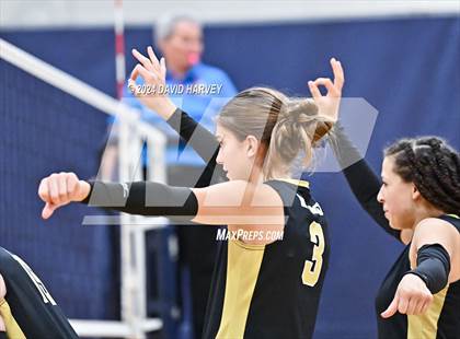 Thumbnail 3 in Regis Jesuit vs Monarch photogallery.