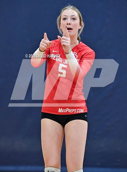 Thumbnail 2 in Regis Jesuit vs Monarch photogallery.