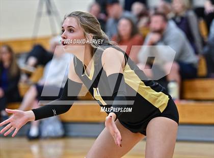 Thumbnail 3 in Regis Jesuit vs Monarch photogallery.