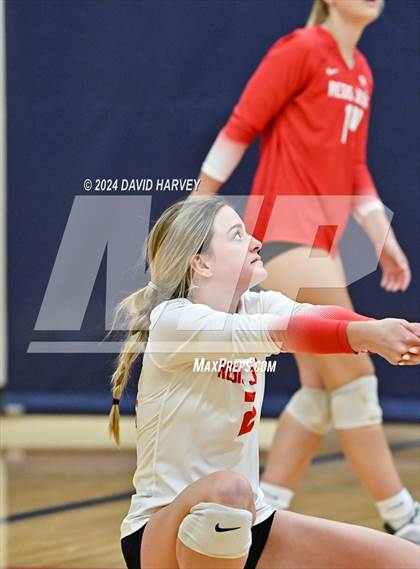 Thumbnail 1 in Regis Jesuit vs Monarch photogallery.
