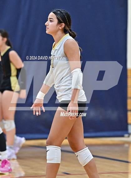 Thumbnail 3 in Regis Jesuit vs Monarch photogallery.