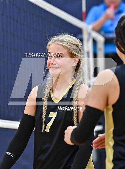 Thumbnail 2 in Regis Jesuit vs Monarch photogallery.