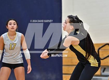 Thumbnail 3 in Regis Jesuit vs Monarch photogallery.