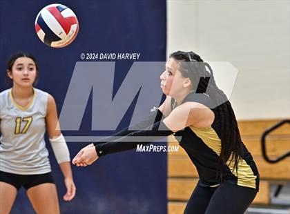 Thumbnail 2 in Regis Jesuit vs Monarch photogallery.