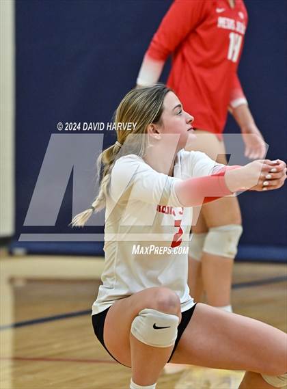 Thumbnail 2 in Regis Jesuit vs Monarch photogallery.