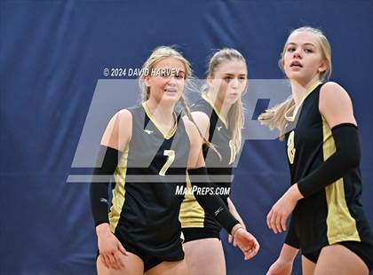 Thumbnail 1 in Regis Jesuit vs Monarch photogallery.