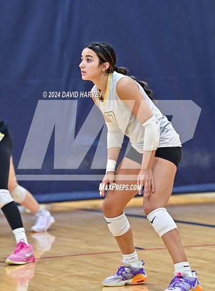 Thumbnail 2 in Regis Jesuit vs Monarch photogallery.