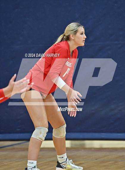 Thumbnail 2 in Regis Jesuit vs Monarch photogallery.