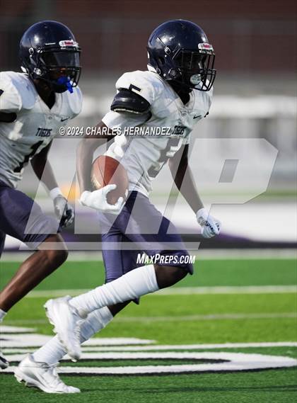 Thumbnail 3 in Klein Collins @ College Station (A Teams) photogallery.