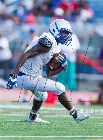 Thumbnail 2 in Bishop O'Connell @ DeMatha photogallery.