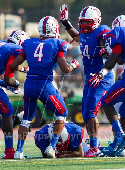 Thumbnail 1 in Bishop O'Connell @ DeMatha photogallery.