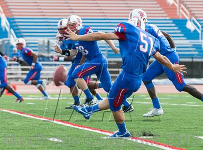 Thumbnail 3 in Bishop O'Connell @ DeMatha photogallery.