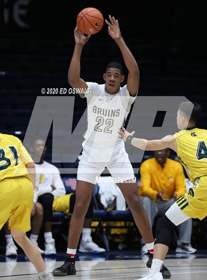 Thumbnail 3 in Damien vs. St. Patrick-St. Vincent (MaxPreps MLK Classic) photogallery.