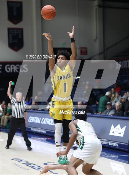 Thumbnail 1 in Damien vs. St. Patrick-St. Vincent (MaxPreps MLK Classic) photogallery.
