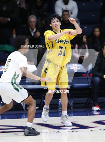 Thumbnail 3 in Damien vs. St. Patrick-St. Vincent (MaxPreps MLK Classic) photogallery.