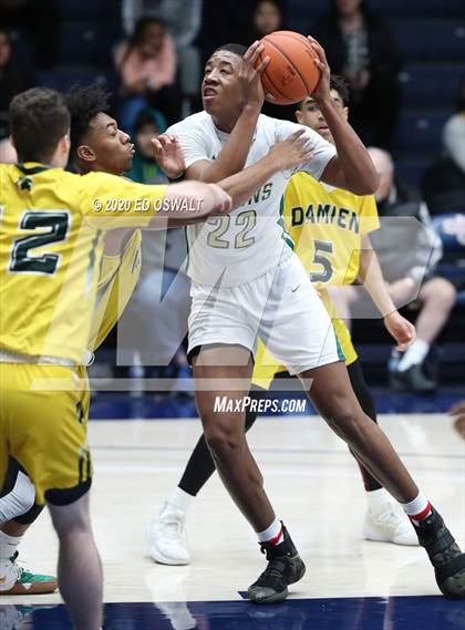 Thumbnail 2 in Damien vs. St. Patrick-St. Vincent (MaxPreps MLK Classic) photogallery.