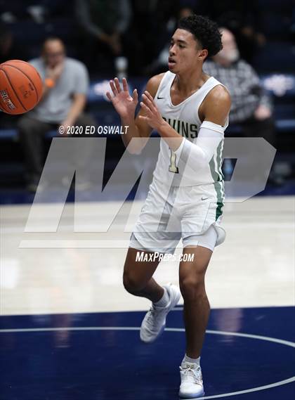 Thumbnail 1 in Damien vs. St. Patrick-St. Vincent (MaxPreps MLK Classic) photogallery.