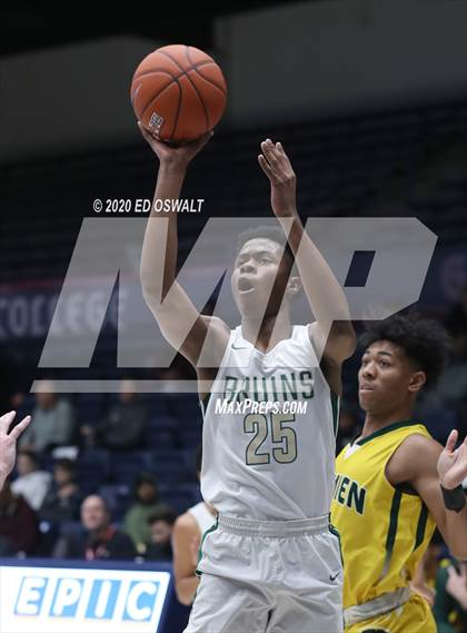 Thumbnail 3 in Damien vs. St. Patrick-St. Vincent (MaxPreps MLK Classic) photogallery.